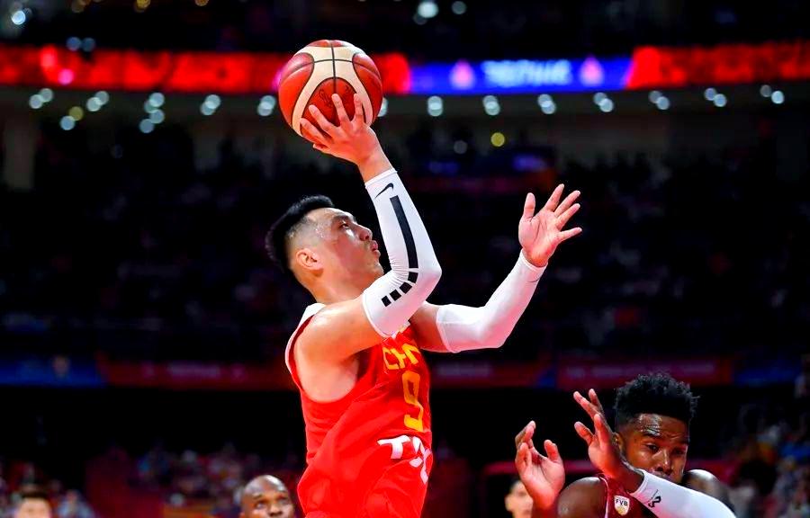 甘肃男篮在比赛中打出精彩表现，赢得比赛