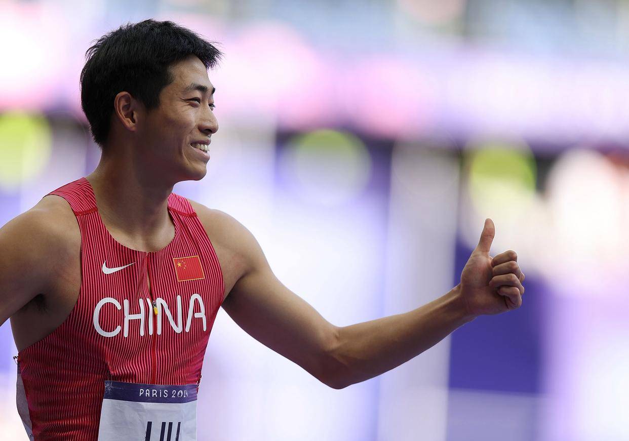 乒乓球选手刘翔争夺男子单打冠军