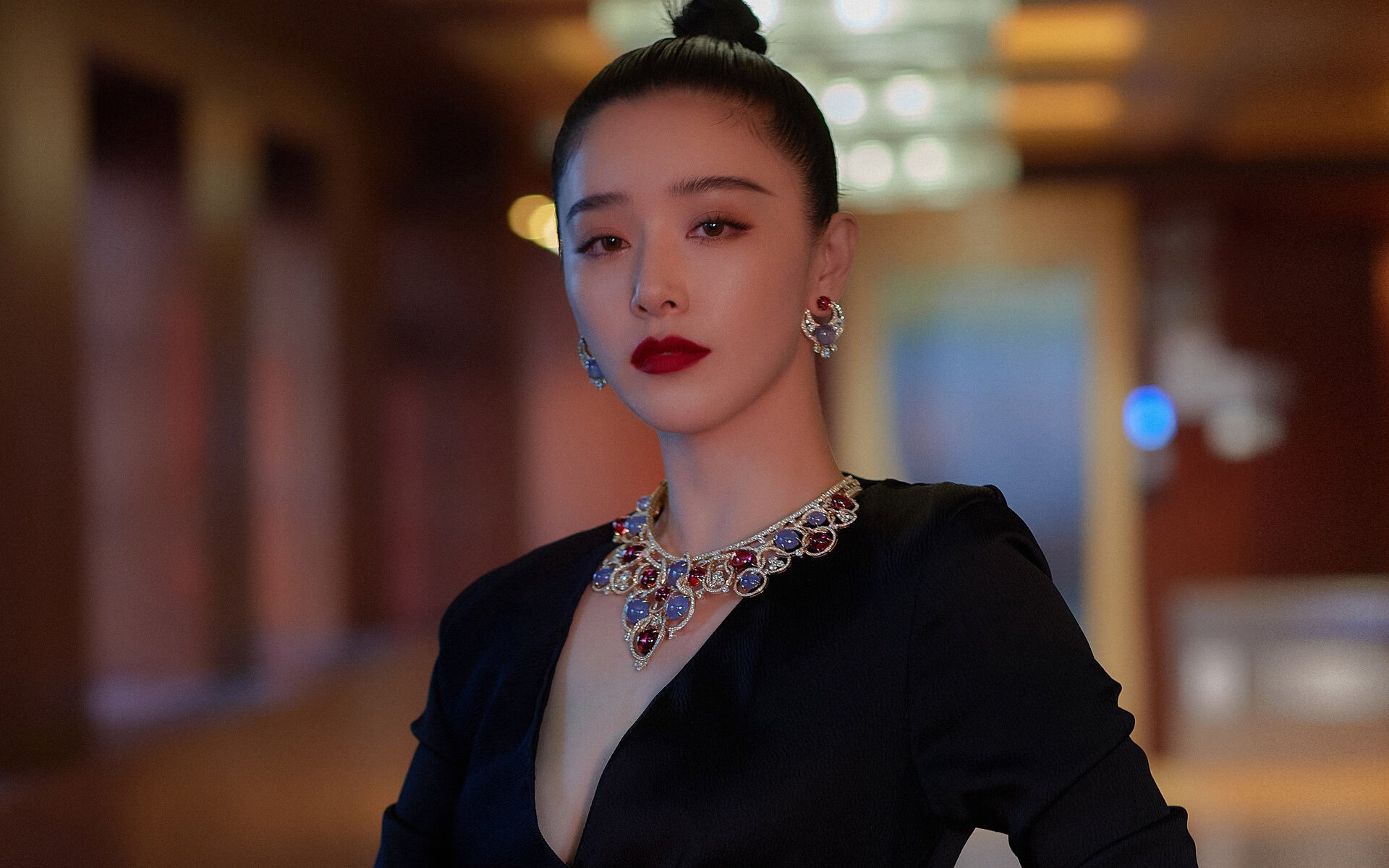 富安健洋爆发定义亚洲高度，克罗地亚血拼突尼斯印证欧洲残酷